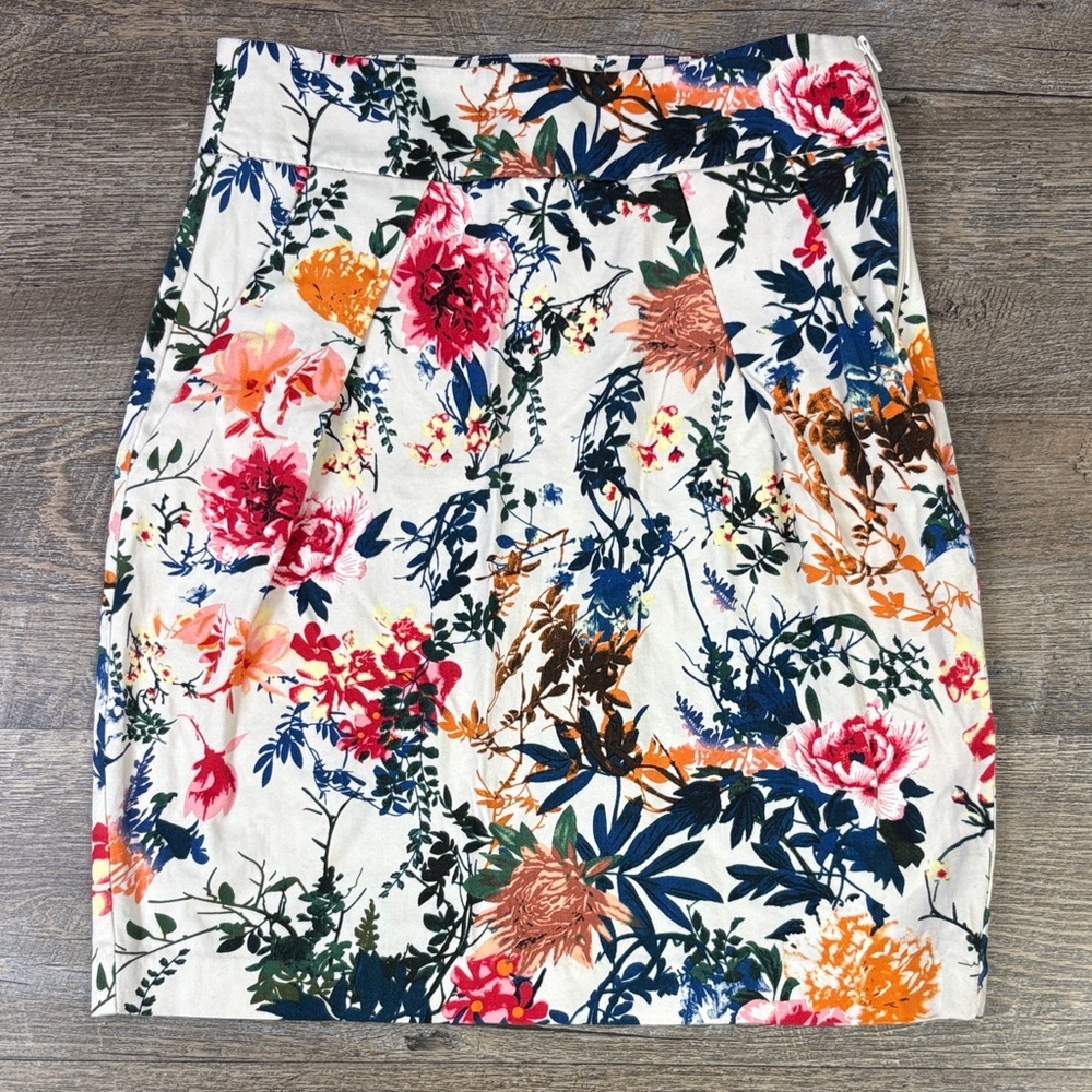 ELA Floral Print Skirt – Made in Colombia Size: 6 (US)